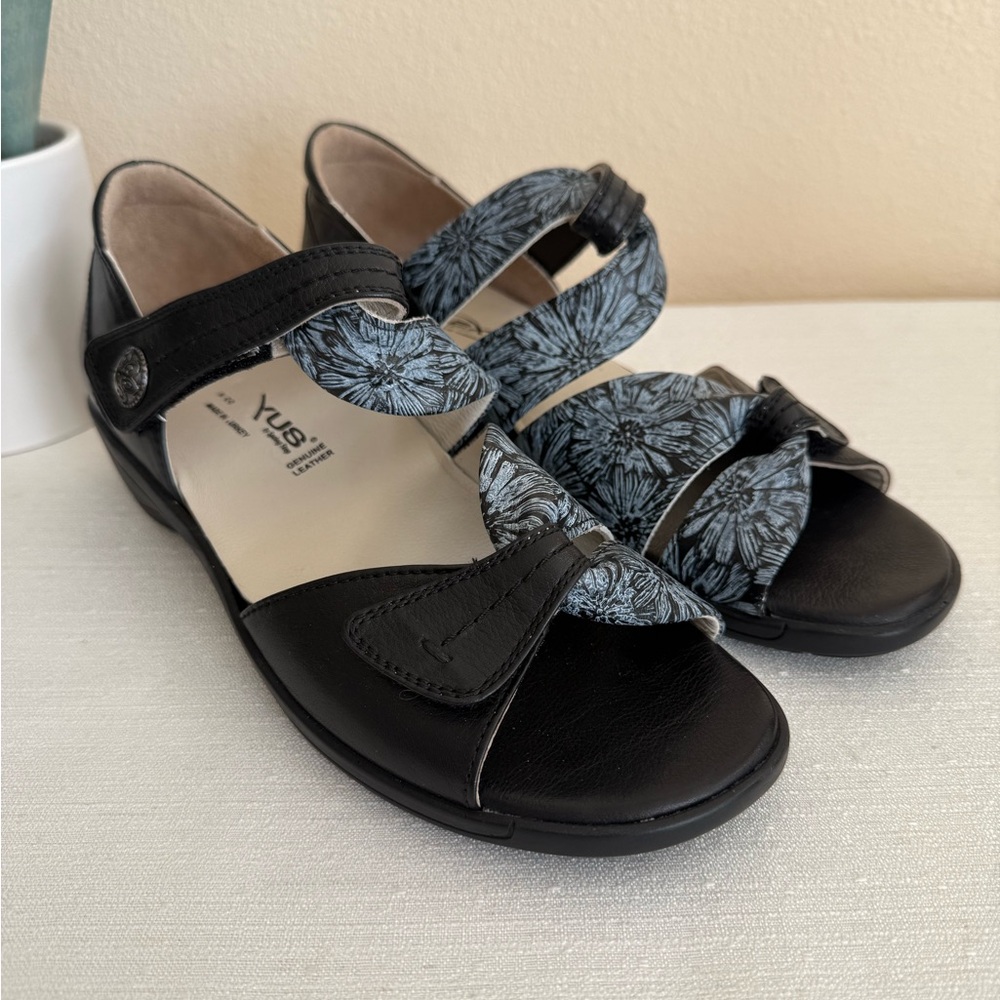 New Flexus by Spring Step Gracelyn Black/Gray Floral Atomic Wedge Sandals Turkey
